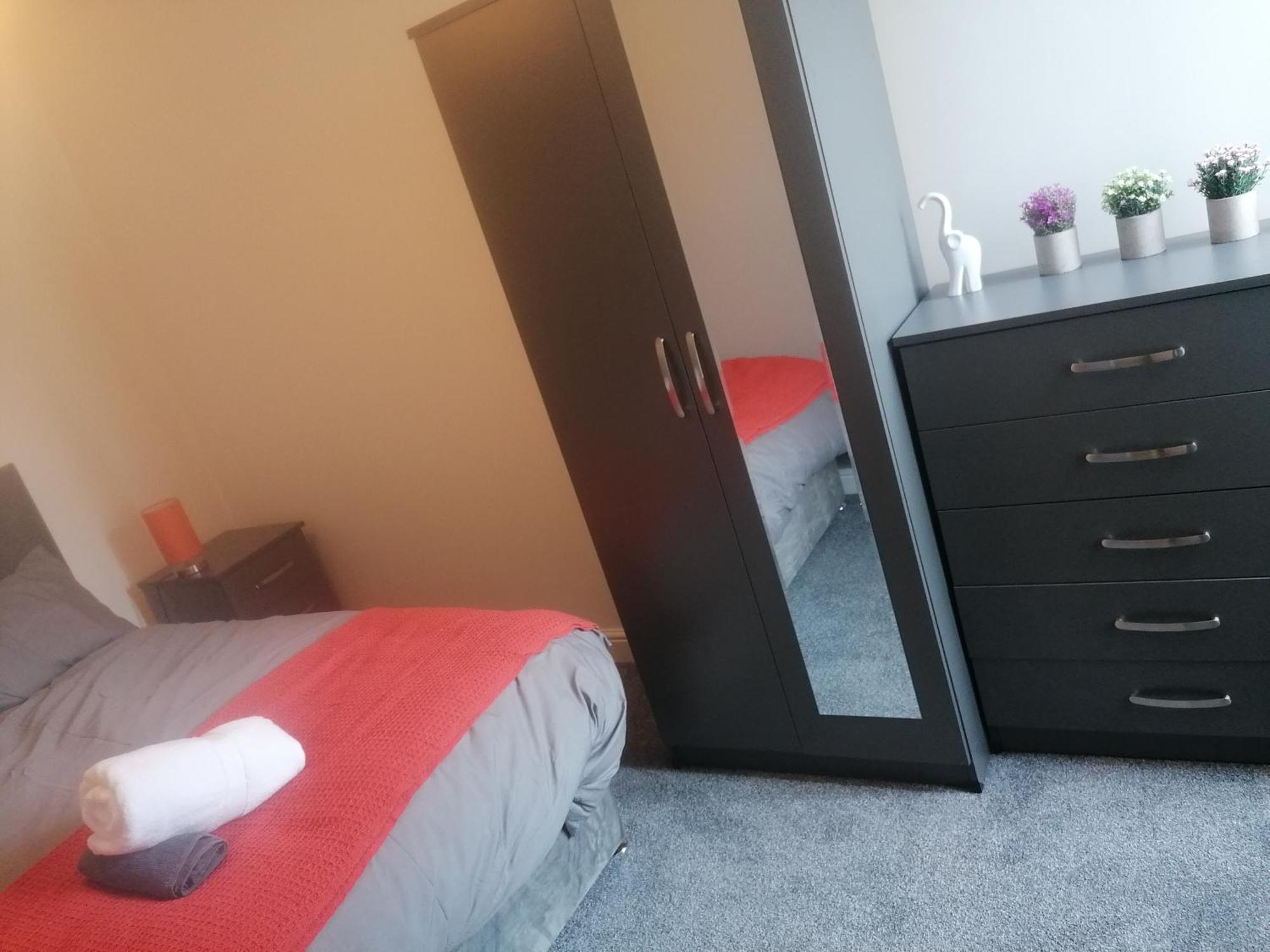 Rossy Home Of Relaxations Stoke-on-Trent Экстерьер фото